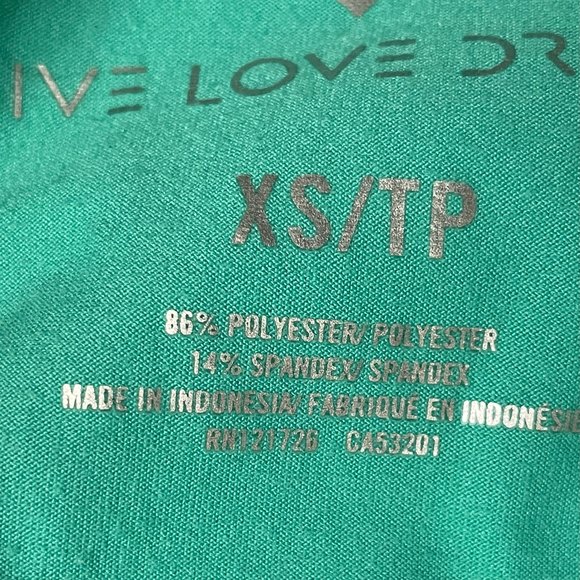 Live Love Dream Green Long Sleeve Hoodie Workout Shirt Size XS - Picture 2 of 11